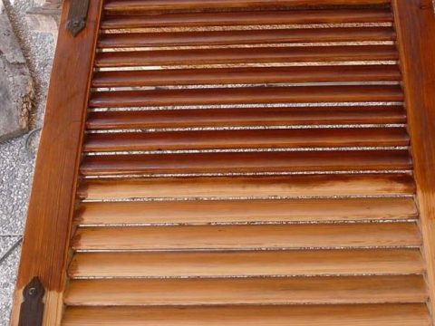 manutenzione e pulizia degli infissi in legno